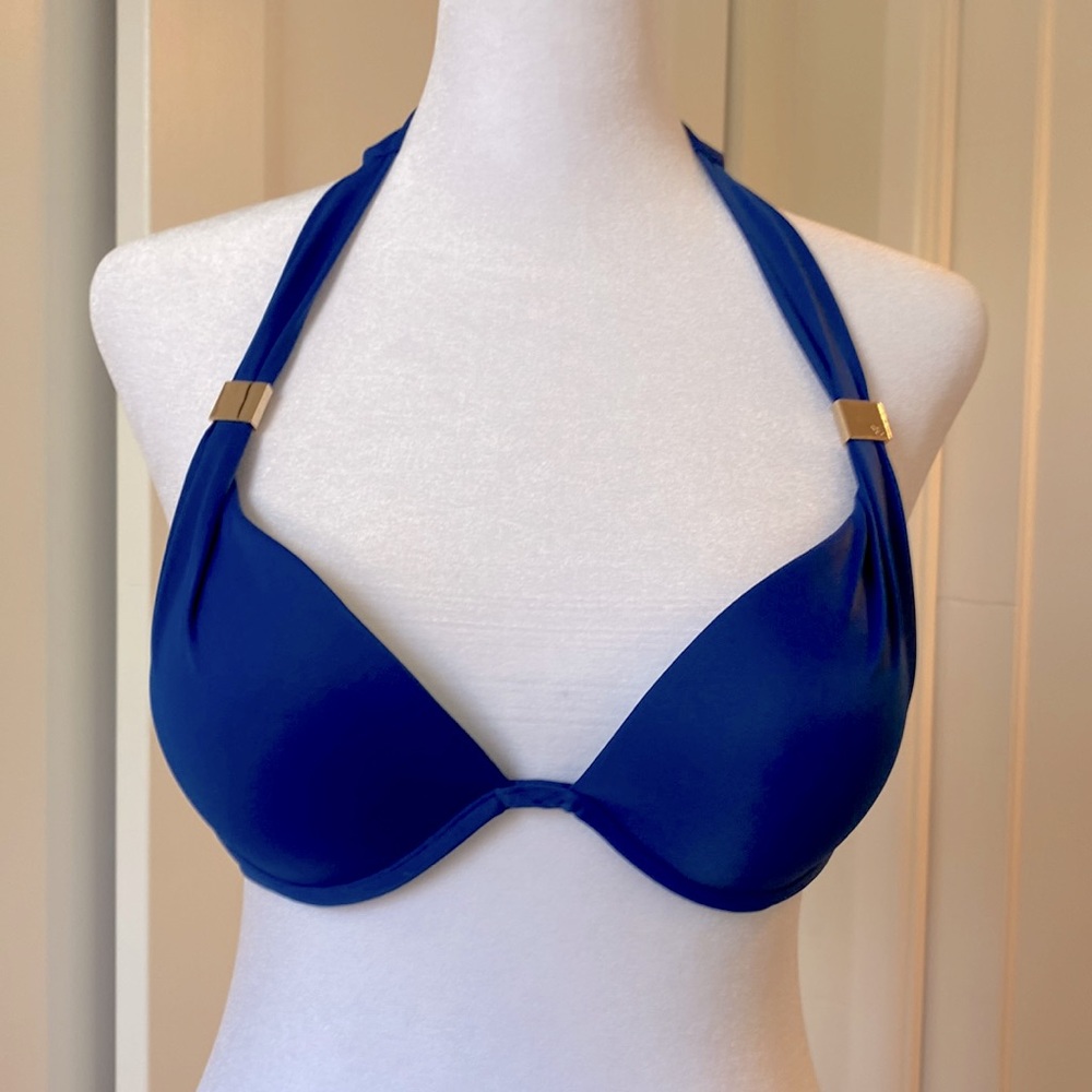 Victoria secret swimsuit. Top is 34B push up. Bottom are a size M.